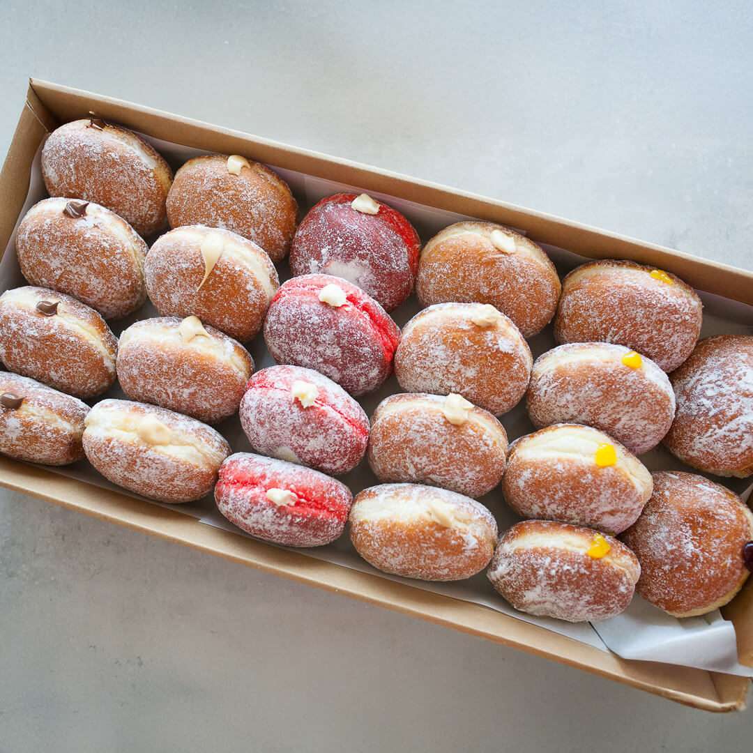 Doughnut-World-Adelaide-Dusted-Catering-Doughnut-Box